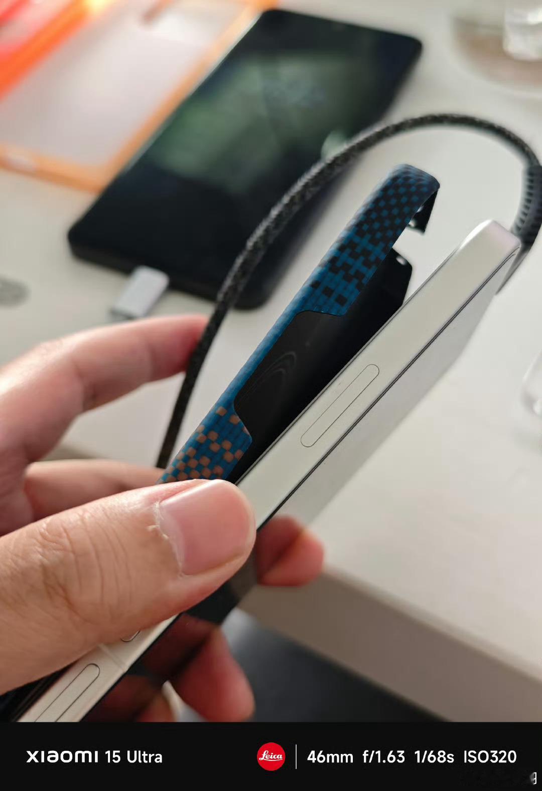 拍照按键最实用的作用之一：硬壳更好拆了​Bin闹剧结束了​​​