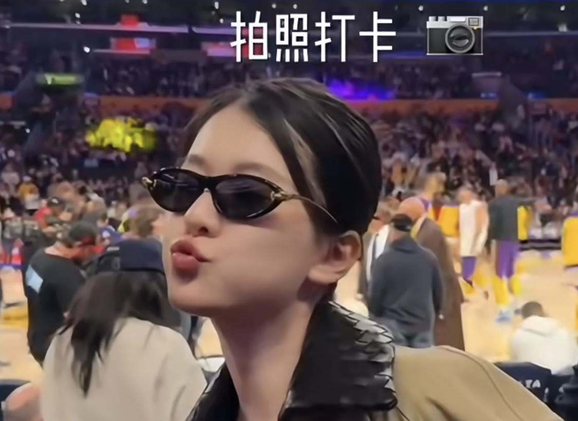 乔欣晒美国度假视频，老公赖柏霖背影出镜。看得出是一个拍照的好搭子。大家都说乔欣