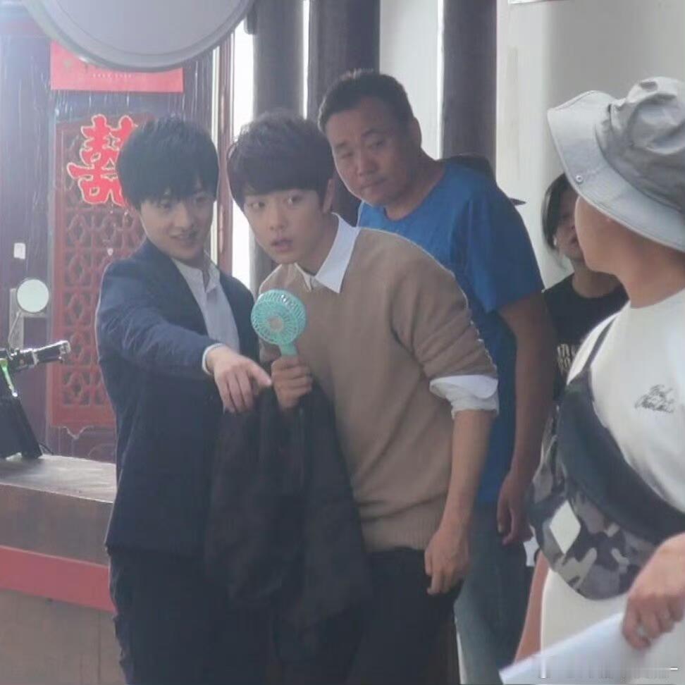 谁吃瓜都不能保持面部平整肖战也不例外​​​