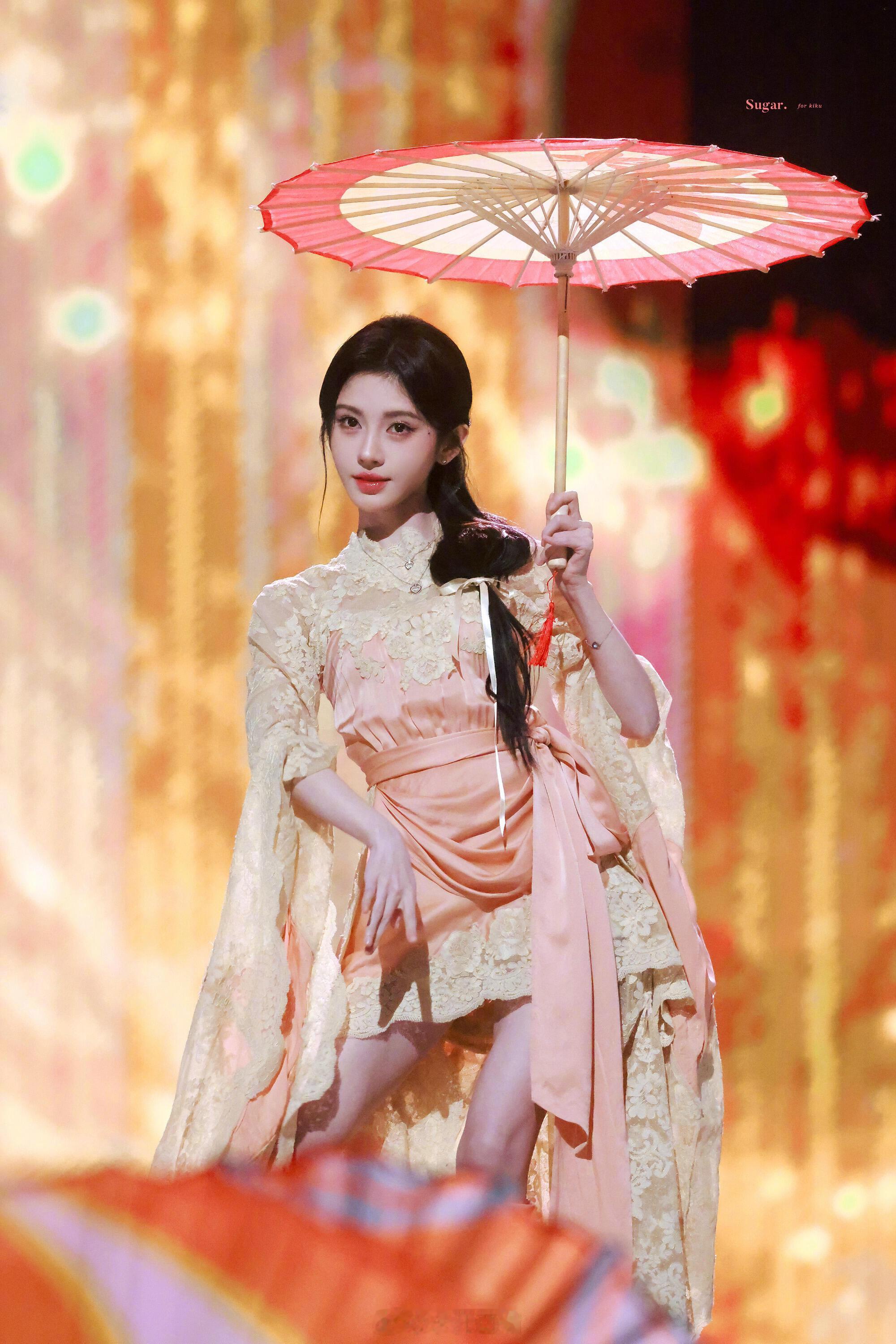 鞠婧祎真的好像从画里走出来的仙女！​​​