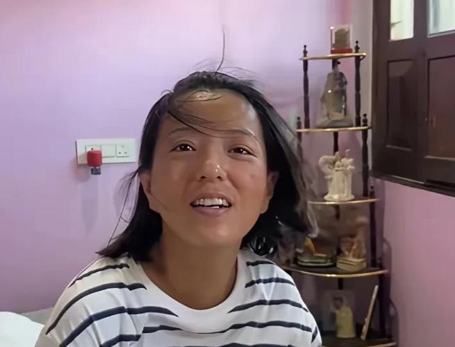 “远嫁印度的丹丹回国傻眼了！”硕士毕业、家境优渥的她，当年执意嫁给印度男友，靠“