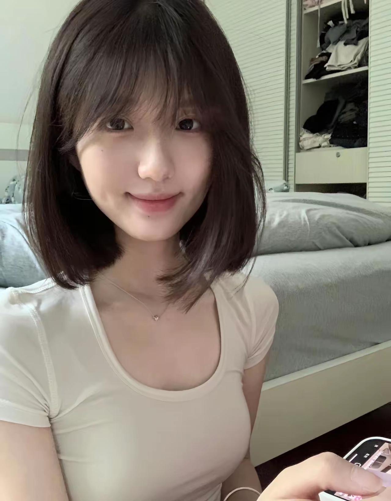 元气满满的早安自拍，元气满满的一天开始啦！🌞💕甜美自拍甜系自拍写真早晨的