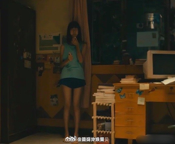 内娱腿精提名为什么从来不带陈都灵，左耳时期这双腿就已经非常惊人了