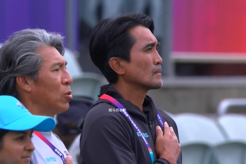 日前十八名中国台北女足队员联名致信足协要求解雇她们的泰国主教练普乔克莫尔，理由是