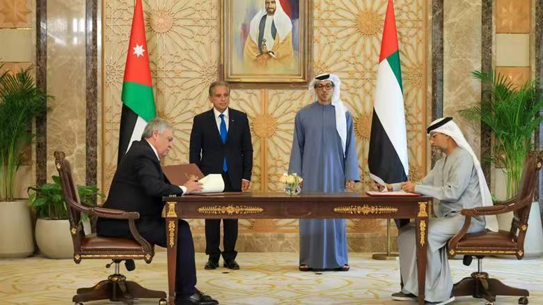 中东地缘博弈再落关键一子！阿联酋投资23亿美元修建约旦铁路和港口，就是要建立印度