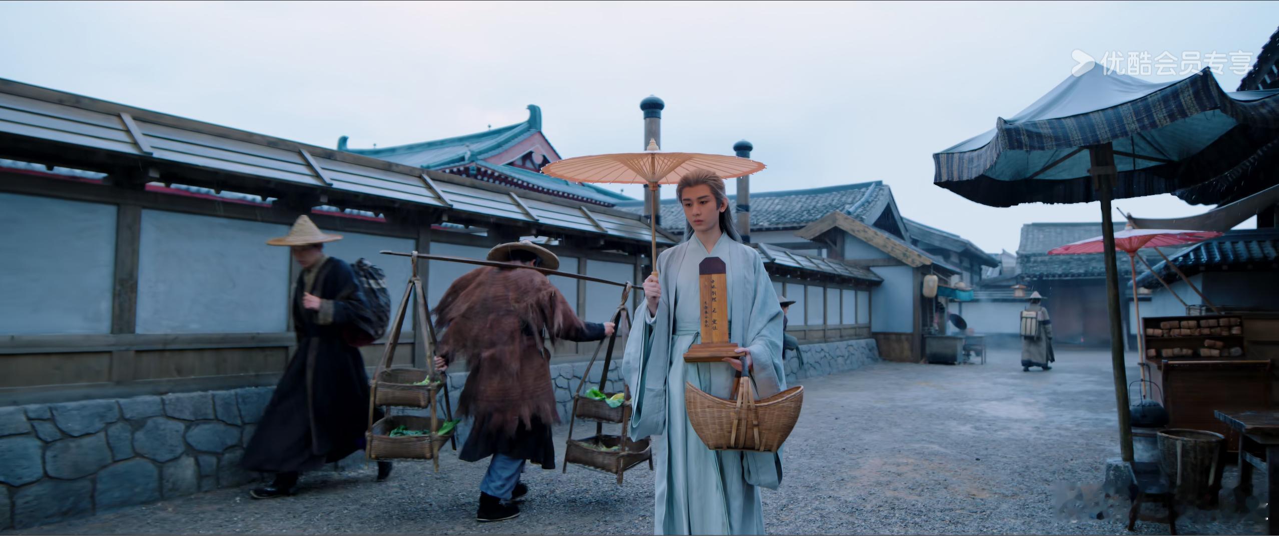 今晚的两集剧情恍如隔世，节凑实在是太快了，萧武阳昏迷不醒，顾玉下落不明，高相双腿