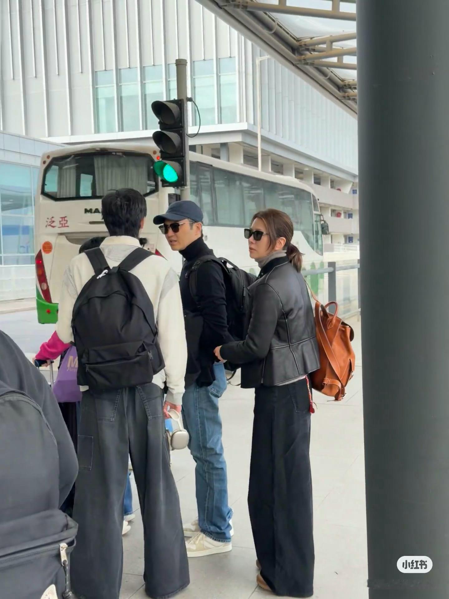 网友偶遇张智霖袁咏仪