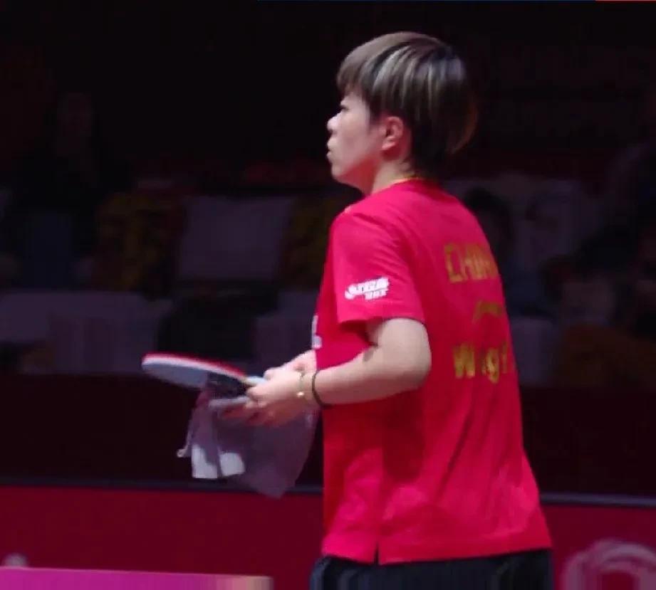 王艺迪1:4伊藤美诚，止步多哈世锦赛女单八强，忽然发现三个无可争议的事实一、伊
