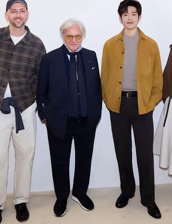 我问一个在时尚杂志工作过的朋友，咱们内娱这些明星去国外时装周，谁的待遇到底算顶级