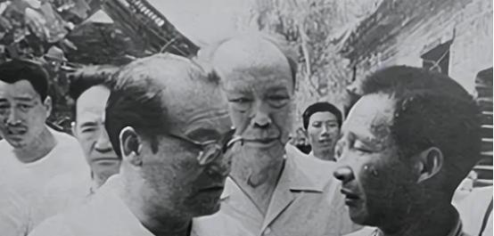 1979年的一次大会上，杨显东大胆发言，直指陈永贵的问题，他表示：“我认为全国推