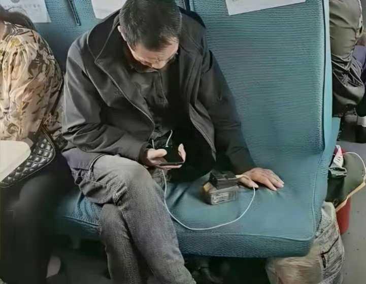 他，从东北充到拉萨都用不完