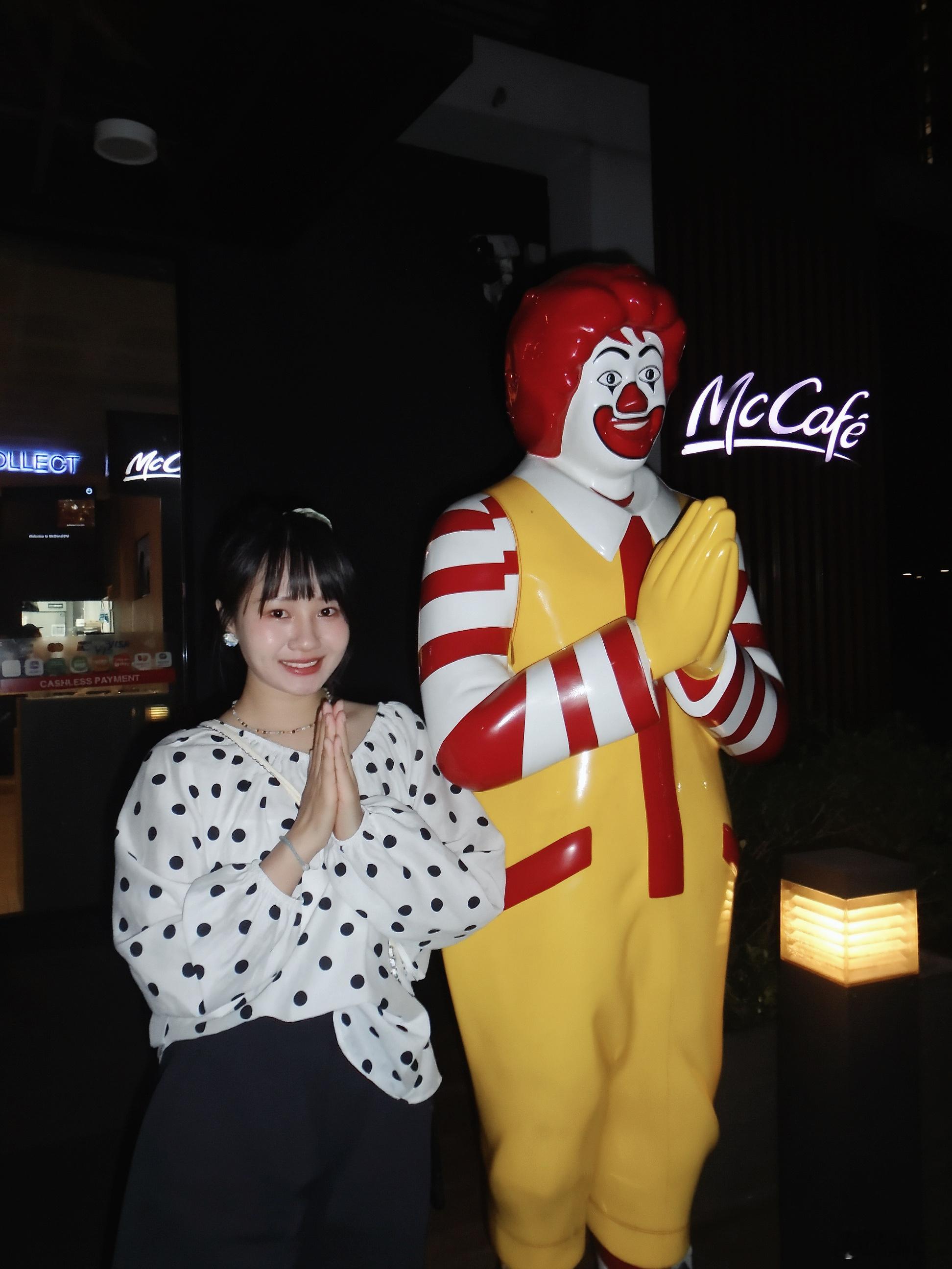 果然出去玩的时候很难不漂亮，每张都很喜欢。这次泰国之旅小林终于没把我弄哭了，而且