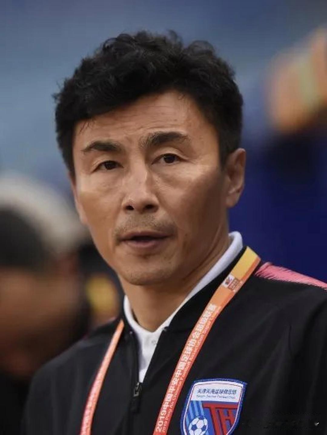 句句扎心！李玮峰彻底撕开国足病根：踢不过韩国，根本不是球员差。为什么国足年年苦