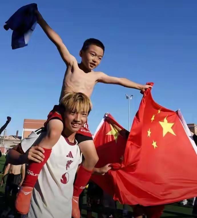 足协是不是开个研讨会研讨一下董路的青训模式——连拿两个欧洲冠军，还不够资格研讨