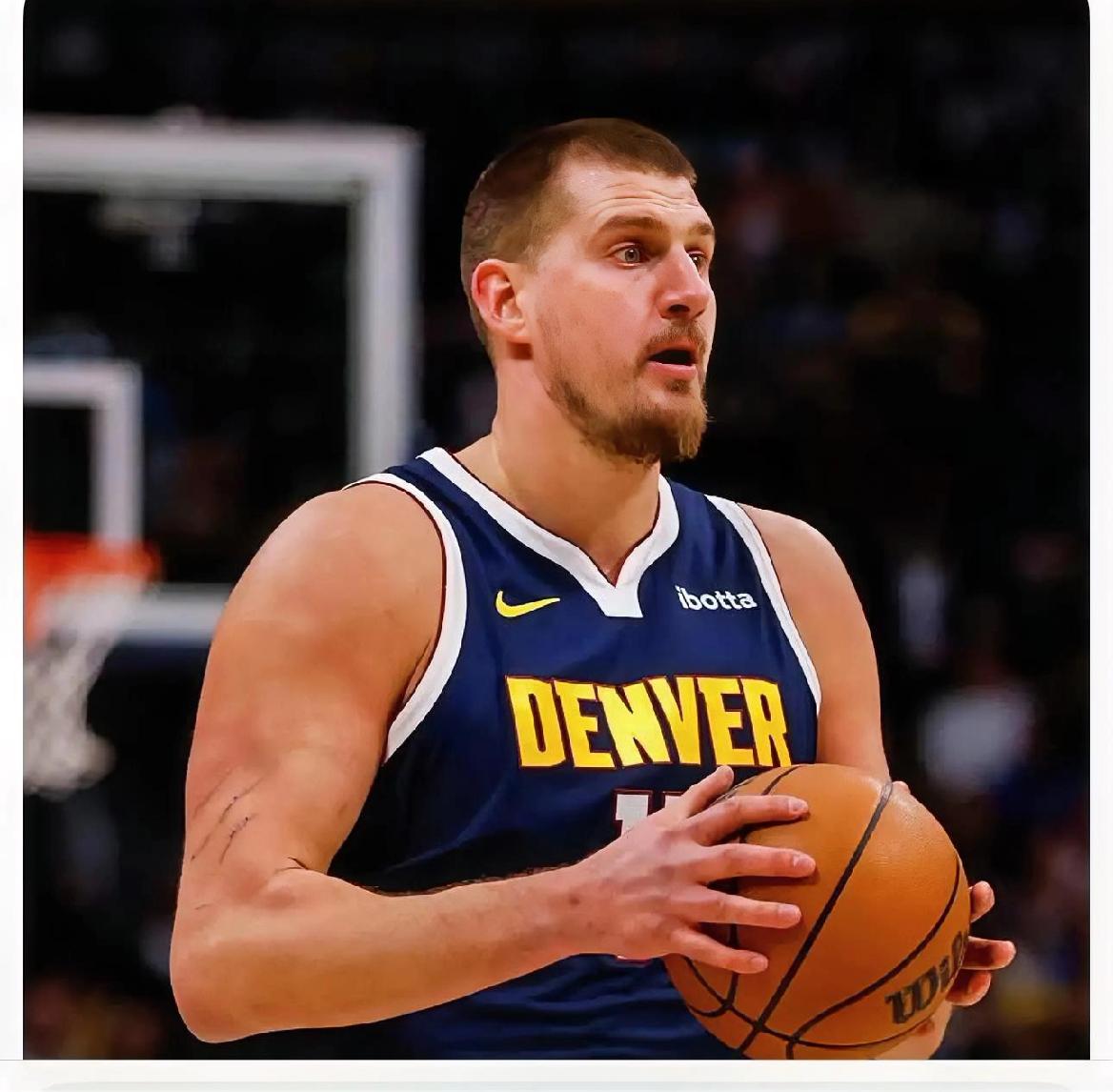 随着联盟第一人约基奇今日轻轻松松砍下14分+13篮板+13助攻的三双数据！！约