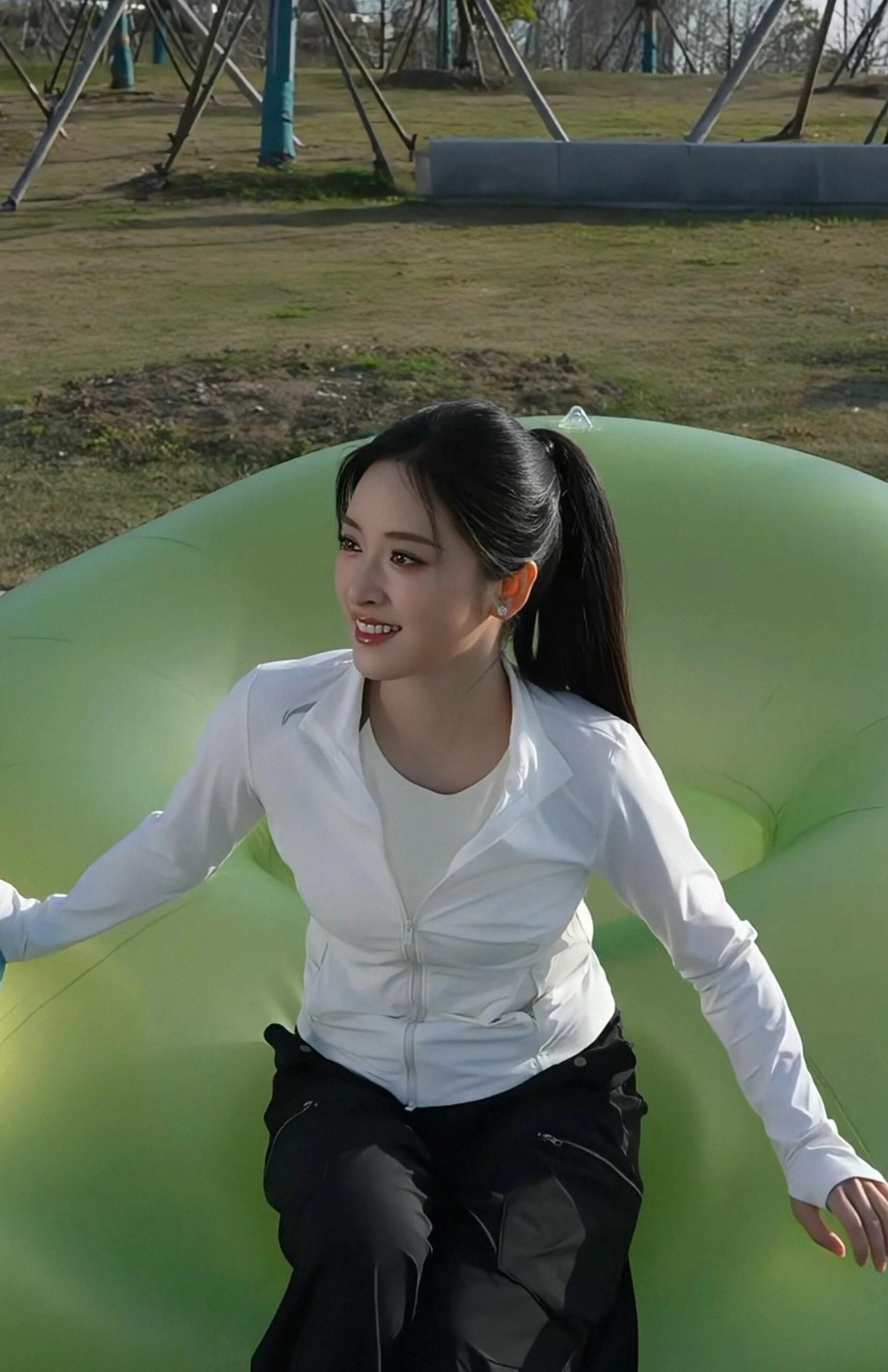 月儿高马尾完全青春女大捏沈月高马尾户外元气感沈月高马尾青春女大感