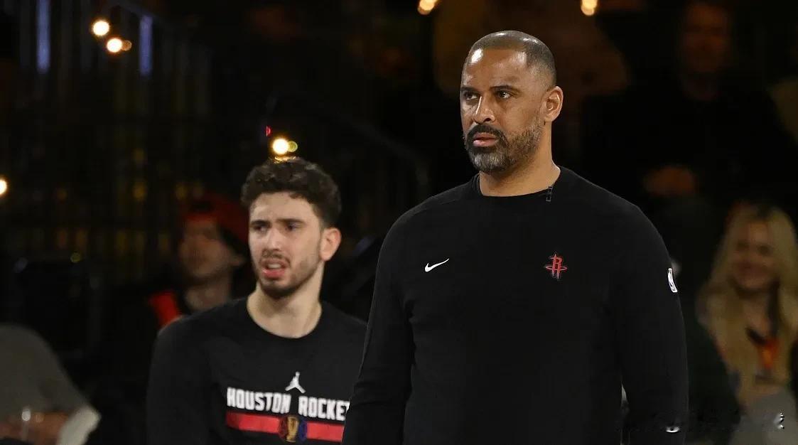 忍无可忍！今天NBA常规赛火箭对阵掘金的强强大战，裁判喧宾夺主扮演了主角，多次争