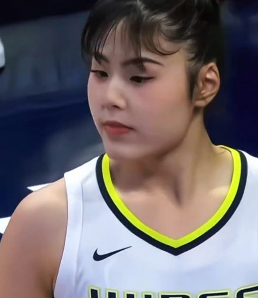 李月汝换队首秀！3中1却正负值+9，助飞翼险胜终结7连败