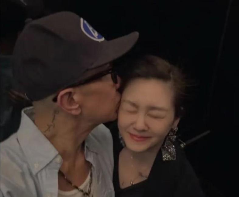有人说如果真的是大S女儿玥玥发的动态，得说这个孩子有点是非不分，她的爸爸汪小菲对