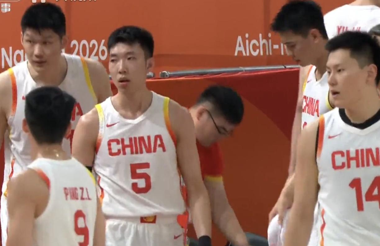 中国男篮没能拿到亚运奖牌，崔永熙发挥一般，我能理解，廖三宁打得普通我也能理解，胡