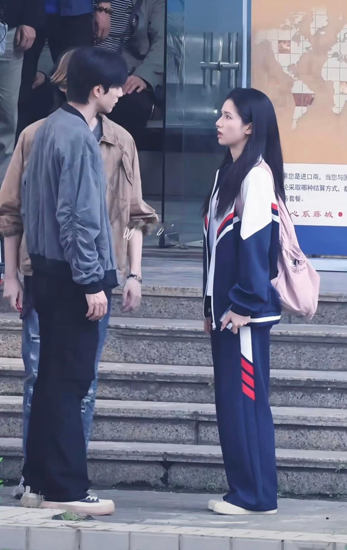 现在这情况，你们觉得宋威龙张婧仪野狗骨头能爆吗？[思考]​​​