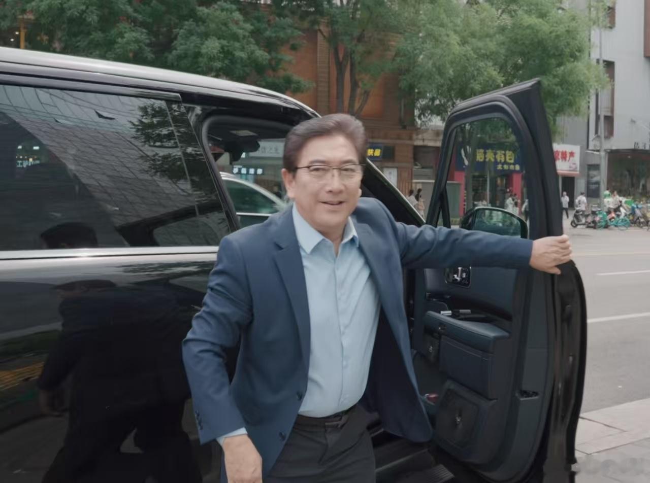 水均益称中外汽车产业攻守易形刚刷到水均益提车视频，老爷子说了句大实话：中外汽车产