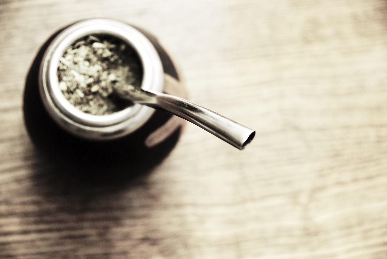 据博主Mate90系列已开始线下分货，四款机型的库存和颜色选择曝光了。Mat