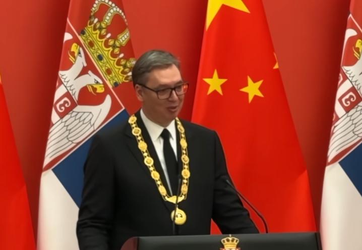 武契奇哭了，有了这枚勋章加持，他就算回去被推翻，也依旧是民族功臣5月24日