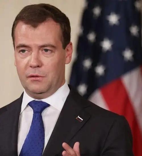 梅德韦杰夫：一旦战败，就用核弹攻击4个国家，让世界进入末日，将动用战略核武器针对