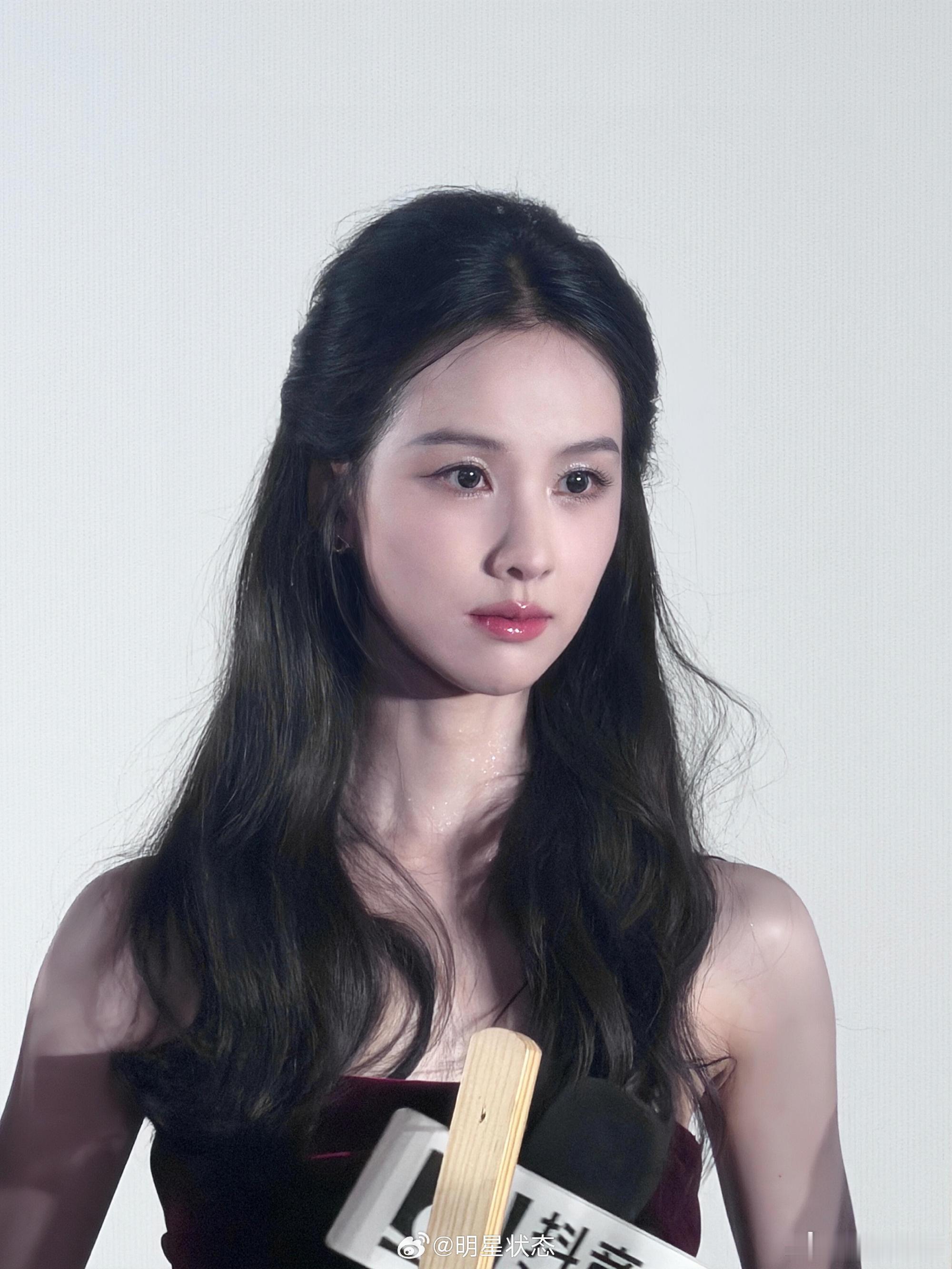 如果你问我什么是生图杀手，那就看陈都灵～
