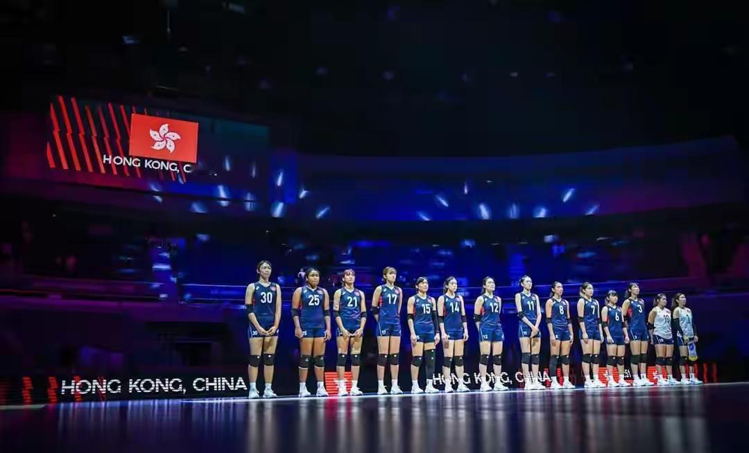 2026年8月21日晚，日本女排对中国香港女排。香港女排剧唱国歌！到了唱国歌环