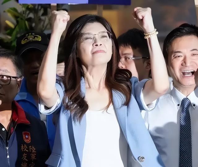 国民党大洗牌！郑立文铁腕整合，侯卢低头，2028选战格局已定郑立文刚坐稳国民