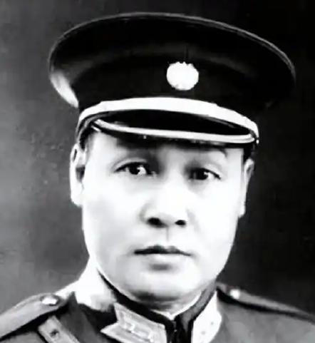 1949年5月，张澜、罗隆基在上海虹桥被捕，毛人凤给警备区司令杨虎传达密令：把