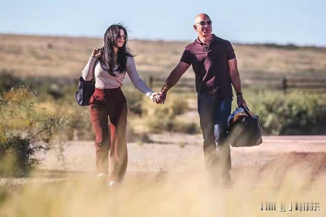 桑切斯再度深情向贝佐斯告白，坦言自己未曾料到会如此幸福，对丈夫满怀感激。这对夫妻