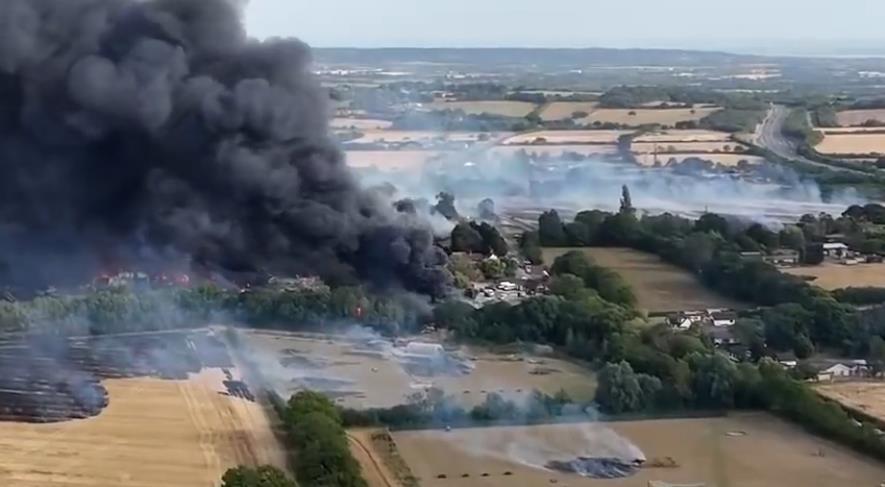 英国本土埃塞克斯郡军工综合体发生爆炸，整个厂区被夷为平地。在英国本土为