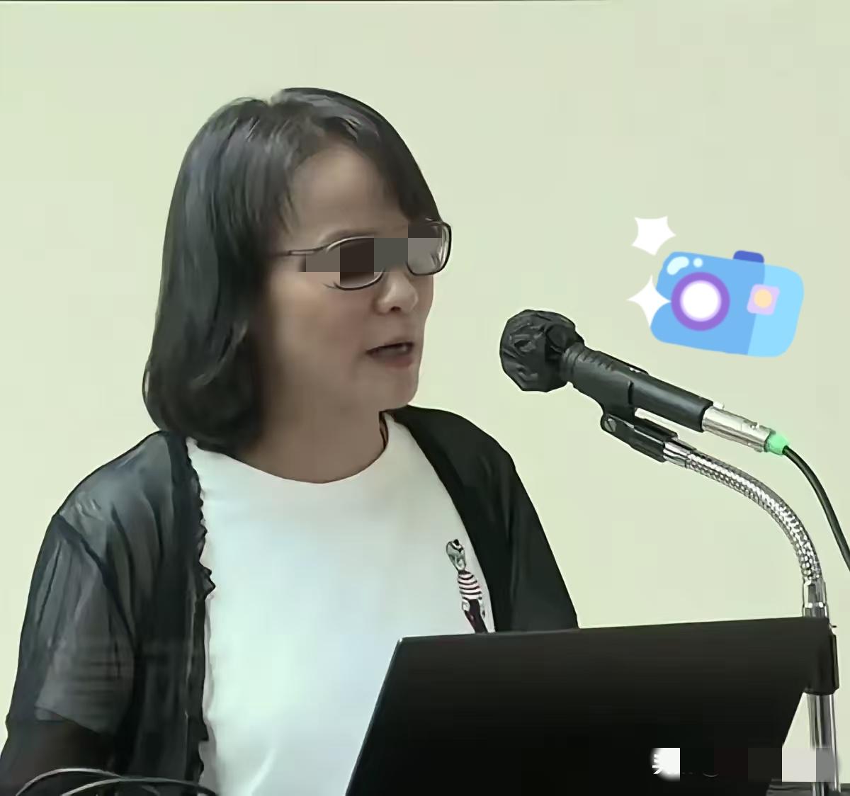 台湾爱国女教师区桂芝严厉抨击郑丽文：你一边说和平，一边购买军购，这可能和平吗？你