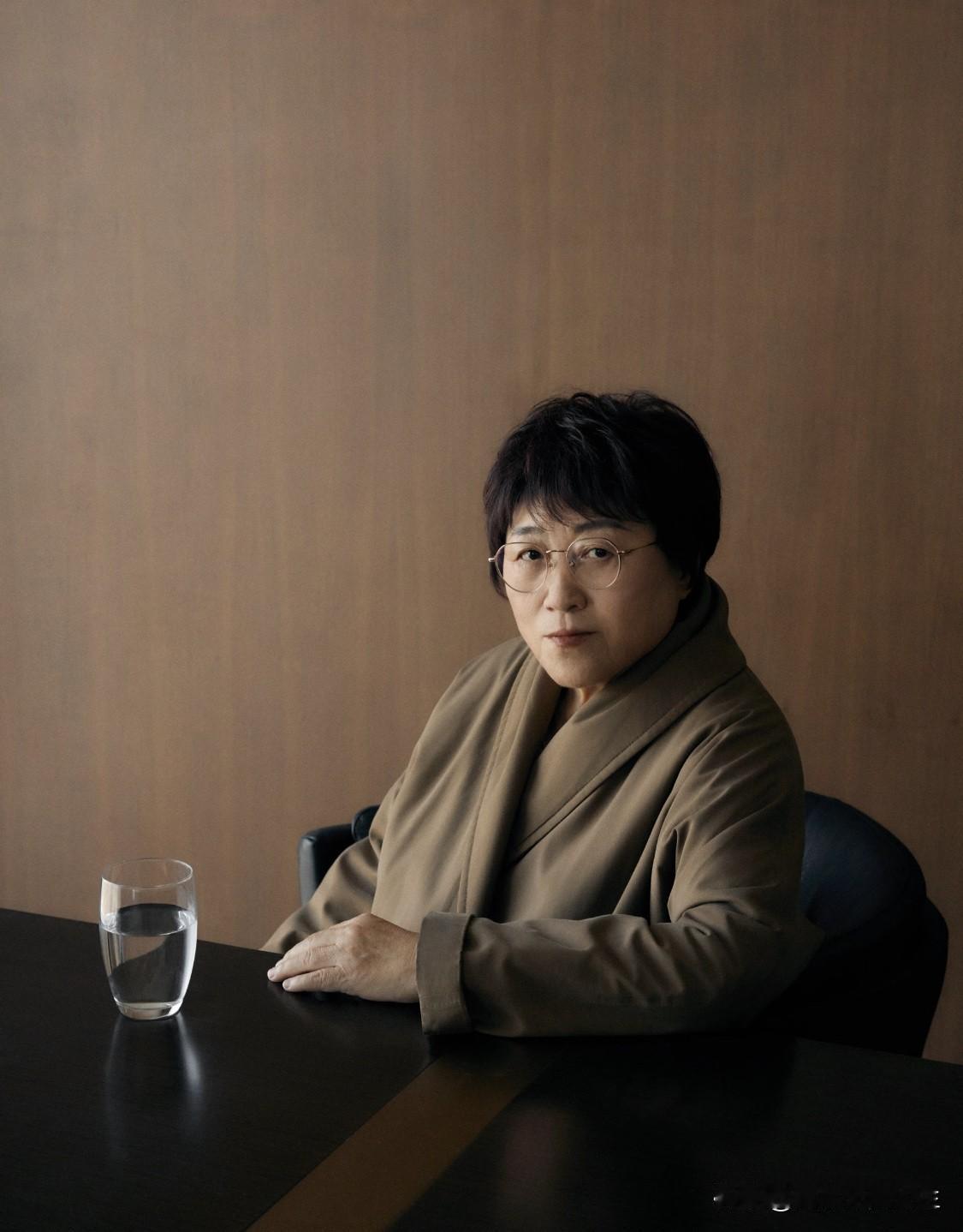 性学专家李银河说​“女人一定要有清醒的认知，除了你老公，其他别的男方主动靠近你