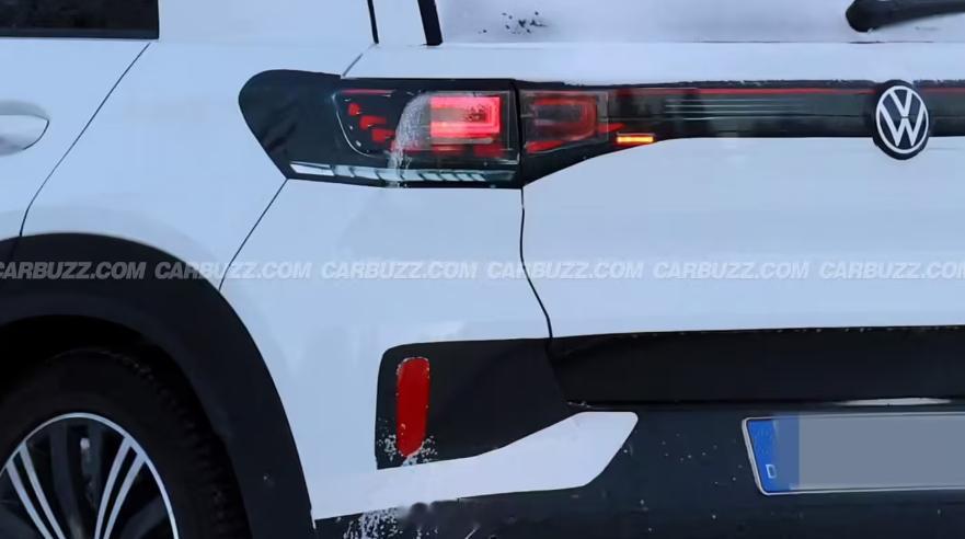 大众ID.Cross被抓拍的路测图曝光，图中可以看出正在冬季测试，量产版预