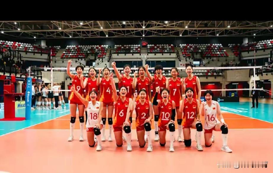 U17女排世锦赛四强诞生！双王7战全胜会师半决赛，韩国黑马之路戛然而止8月