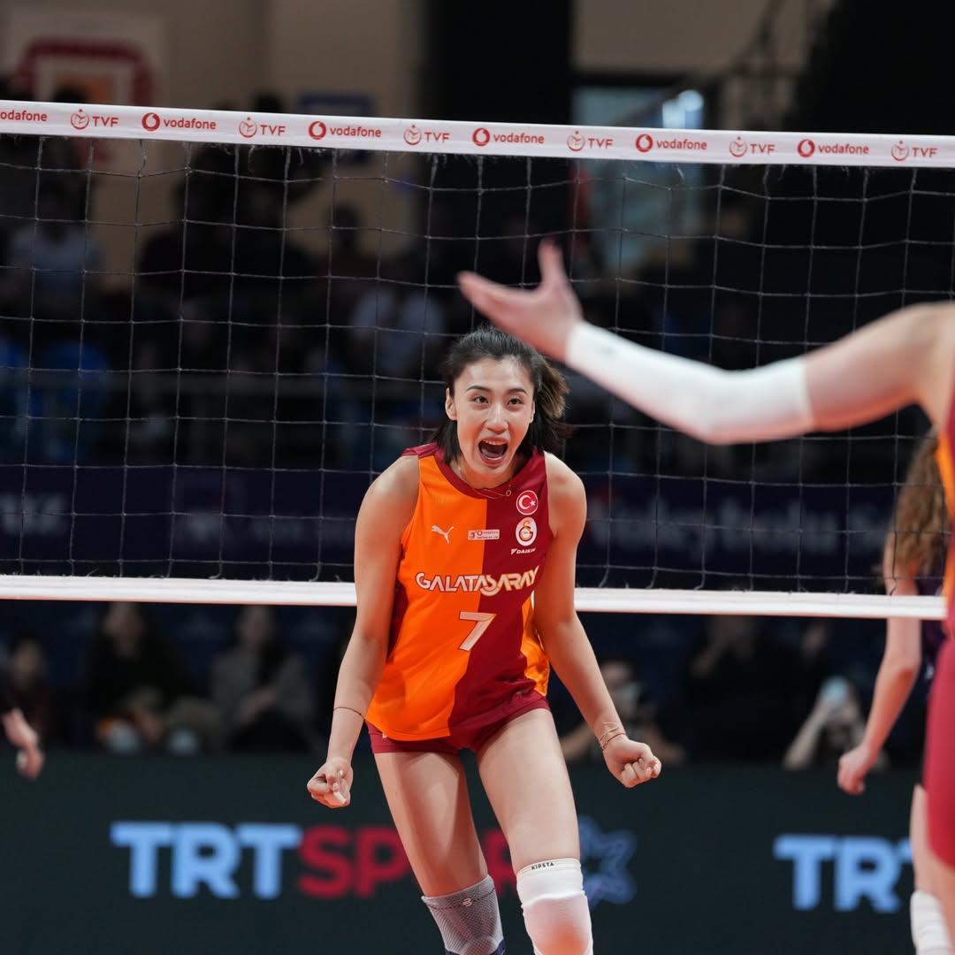 换帅见到效果，加拉3-1复仇泽仁2024-2026女排土超常规赛第二十三轮，