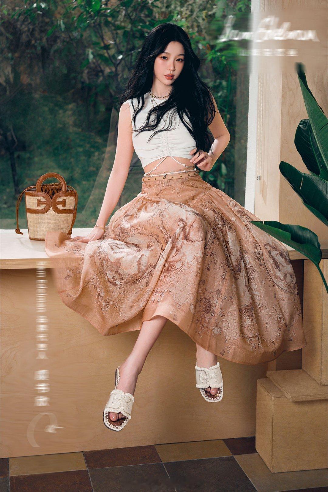 虞书欣波西米亚风造型虞书欣还挺适合这种波西米亚风格，穿搭没出过错的小美女一枚，这