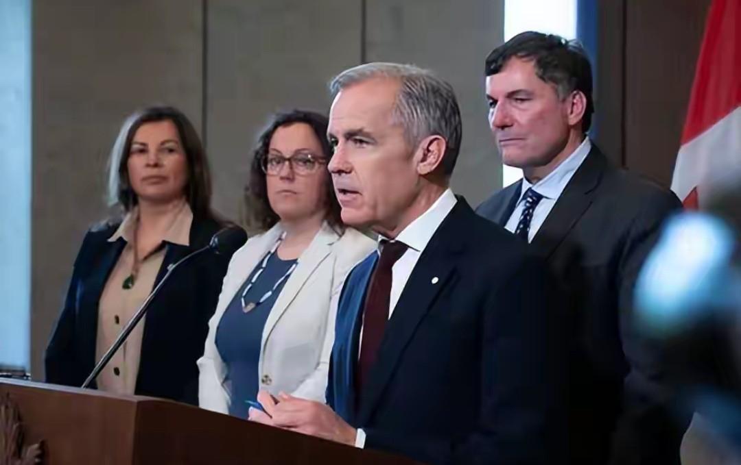 特朗普威胁加拿大，若和中方合作将遭毁灭，卡尼态度令人失望在参加了瑞士达沃斯论坛