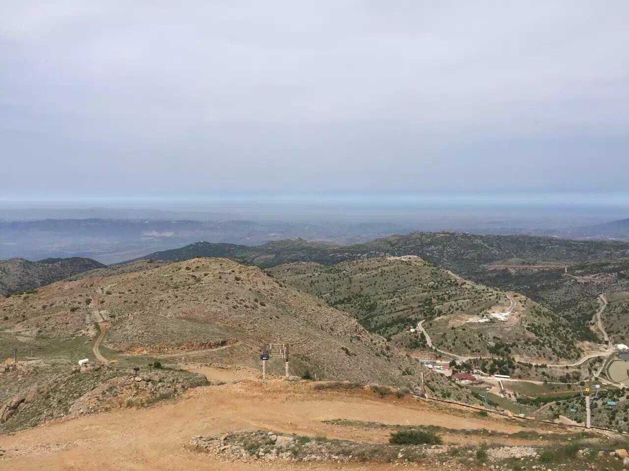 每日推进300米，朱拉尼趁乱渗透戈兰高地，在以色列最痛时捅一刀。新华社消息，