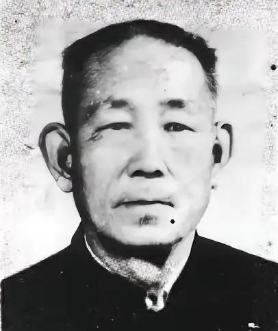 1944年，伪军头子莫正民，决定率部起义，投奔八路军，谁知这时，日军中队长打来电