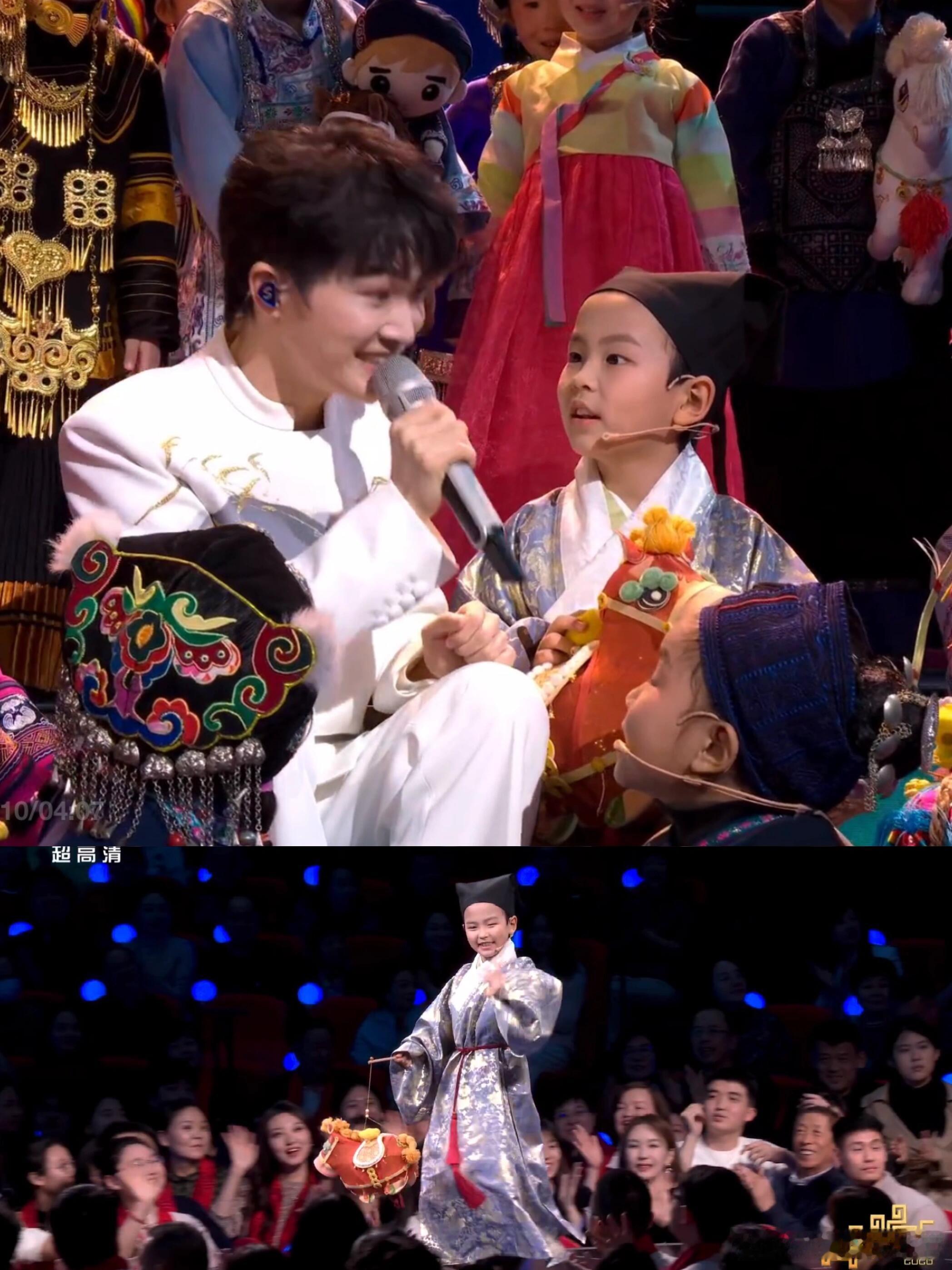 56个民族大合照，汉族终于穿上了汉服😭谁能告诉我春晚后台视角长啥样