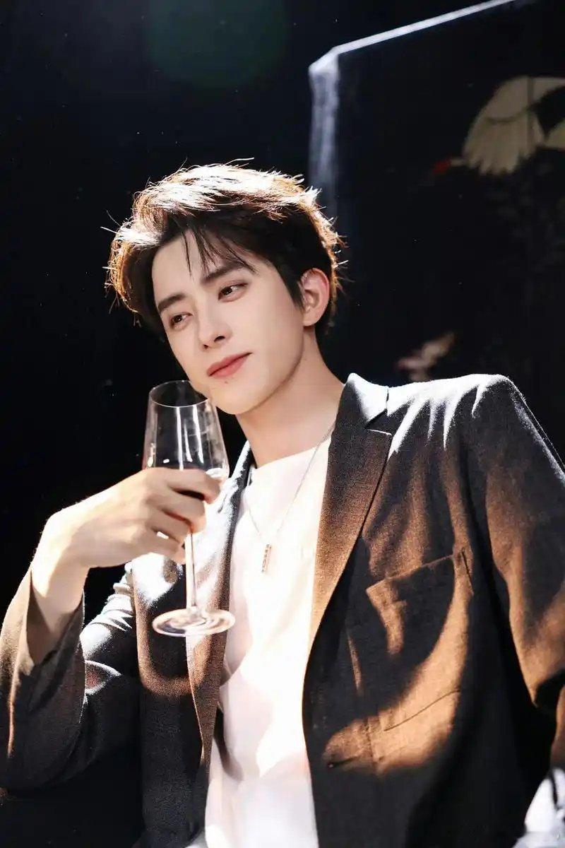 敖瑞鹏疑似银河落嘴里《奔跑吧天路篇》K55亲水叠瀑布打卡名场面来袭！翟子路