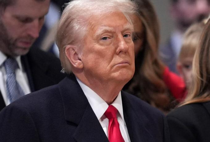 这一回，特朗普恐怕是玩真的了。就在刚刚，美国突然拉响了最高级别的警报，那架势，简