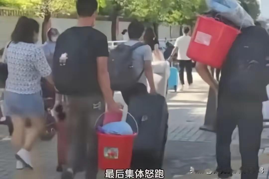 正所谓上梁不正下梁歪，父母是孩子最好的榜样！浙江金华有位制衣厂老板，近来心里烦