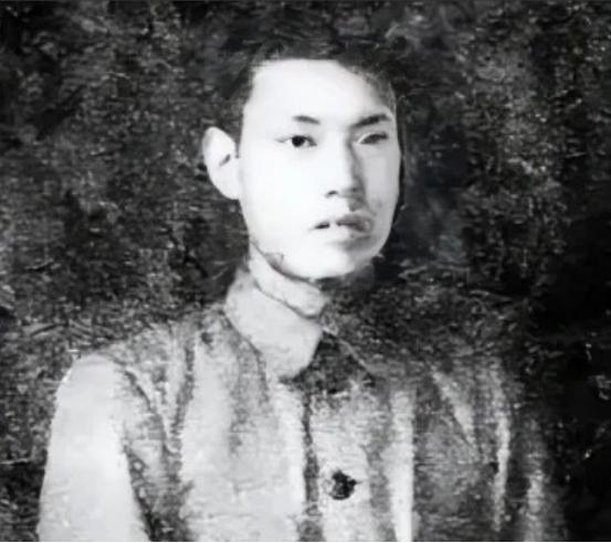 1929年，地下党员丁惟尊叛变，还要带着敌人去火车站抓人，他的妻子知道后，连忙说