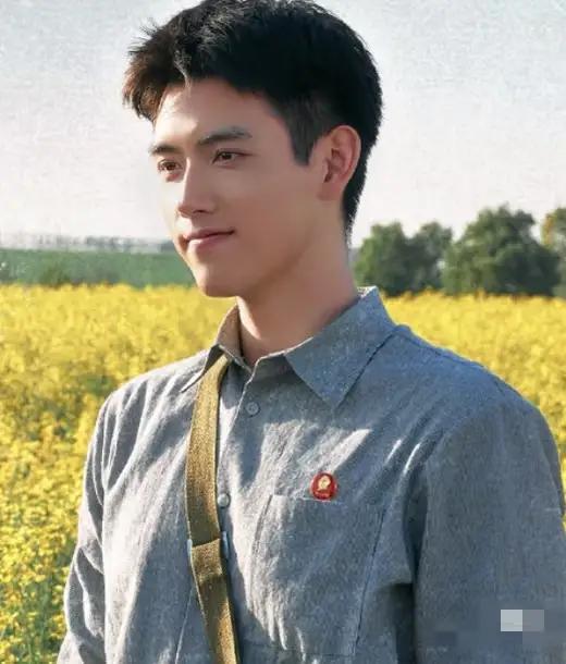 《纯真年代的爱情》开播前，谁能想到最被嘲的陈飞宇，会成最大惊喜？开播前全网